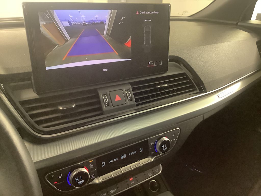 Thumbnail: 2025 Audi Q5 - 15