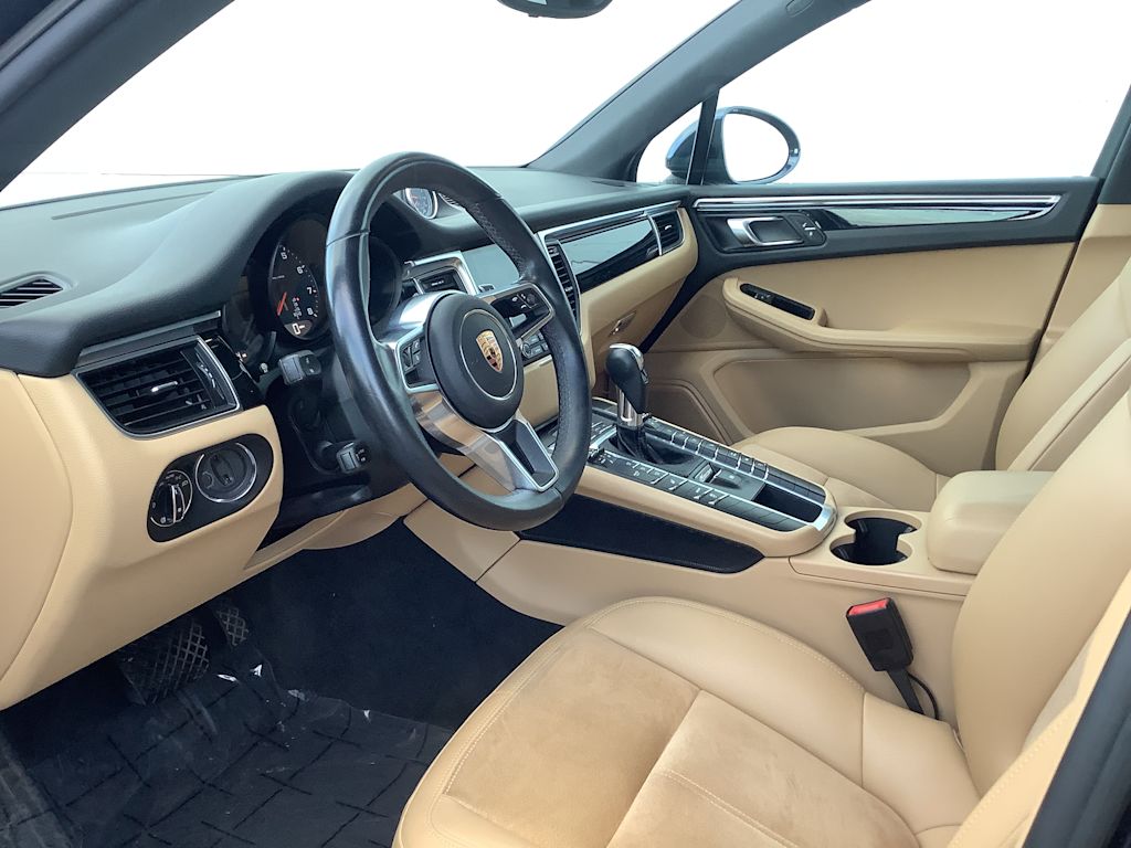 Thumbnail: 2018 Porsche Macan - 2