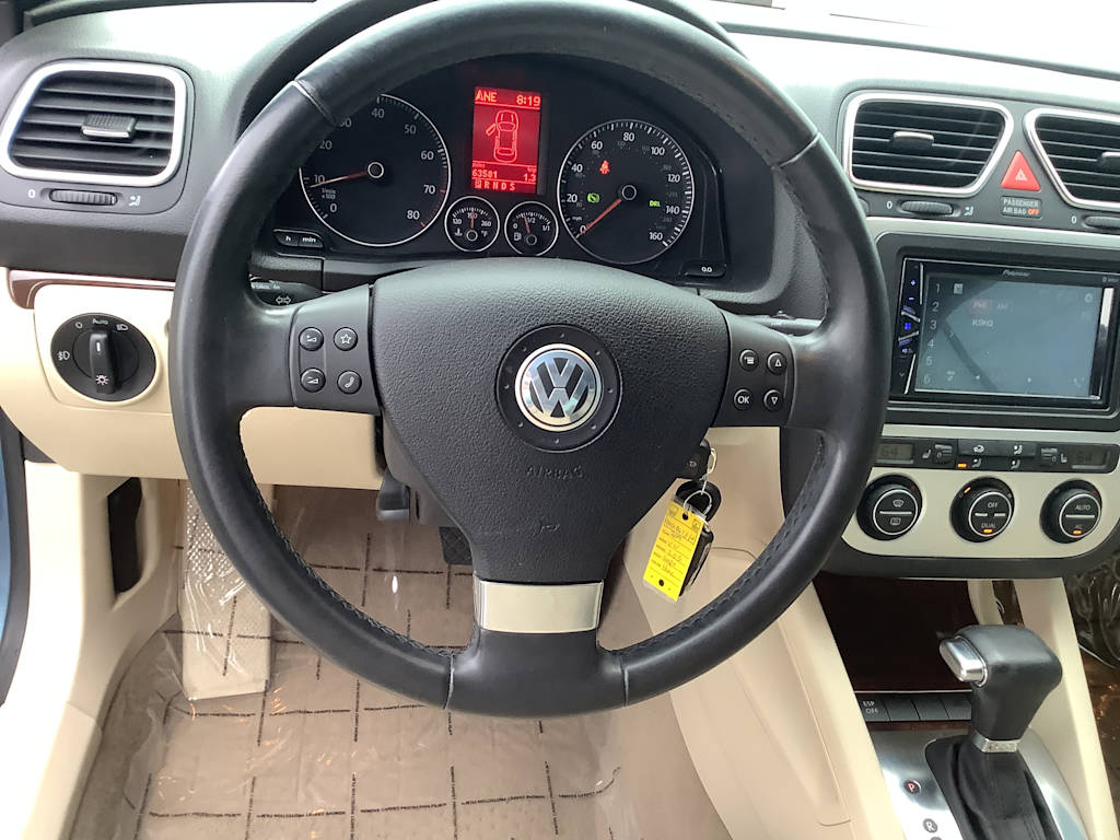 Thumbnail: 2009 Volkswagen Eos - 10