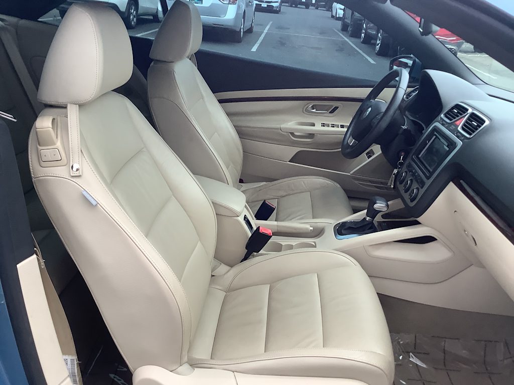 Thumbnail: 2009 Volkswagen Eos - 19