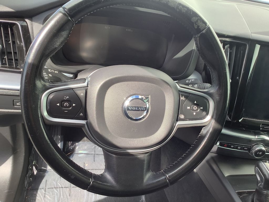Thumbnail: 2020 Volvo XC60 - 10