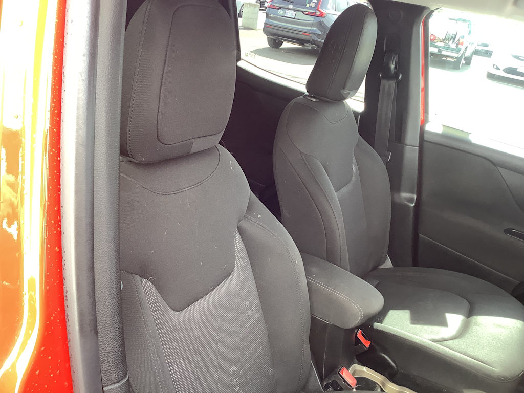 Thumbnail: 2017 Jeep Renegade - 21
