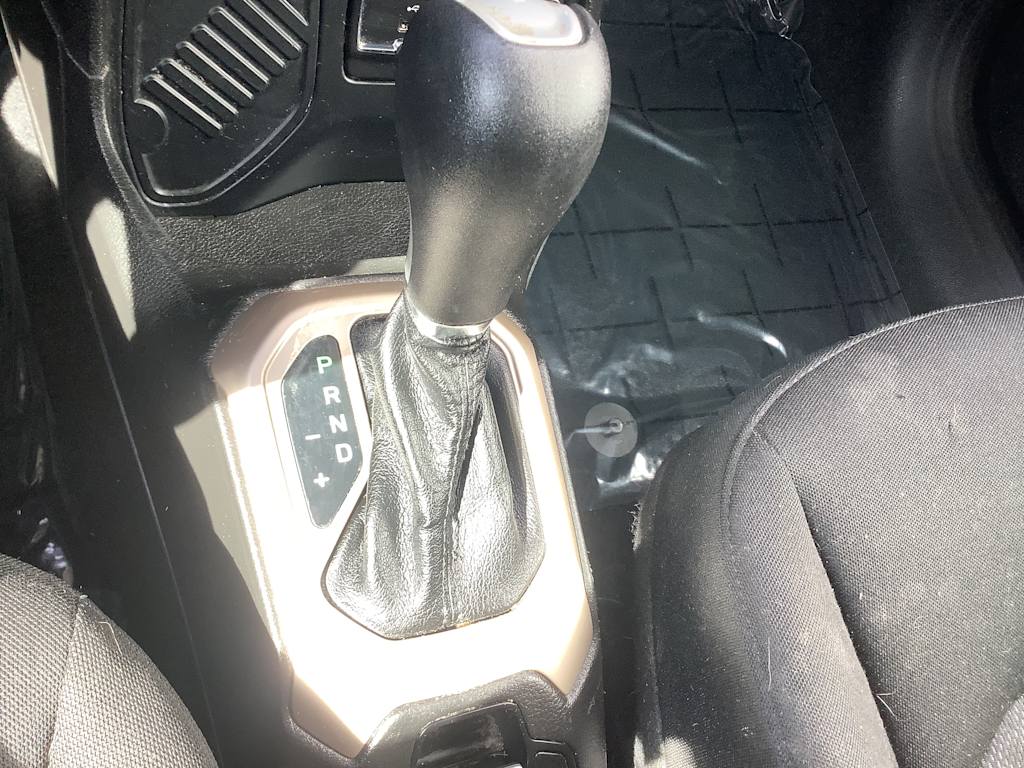 Thumbnail: 2017 Jeep Renegade - 15
