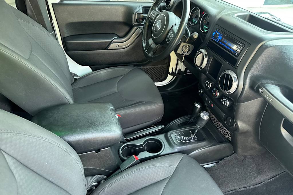 Thumbnail: 2017 Jeep Wrangler - 9