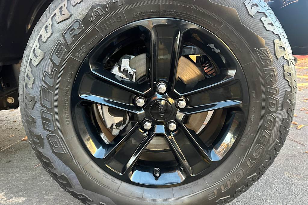 Thumbnail: 2022 Jeep Wrangler - 5