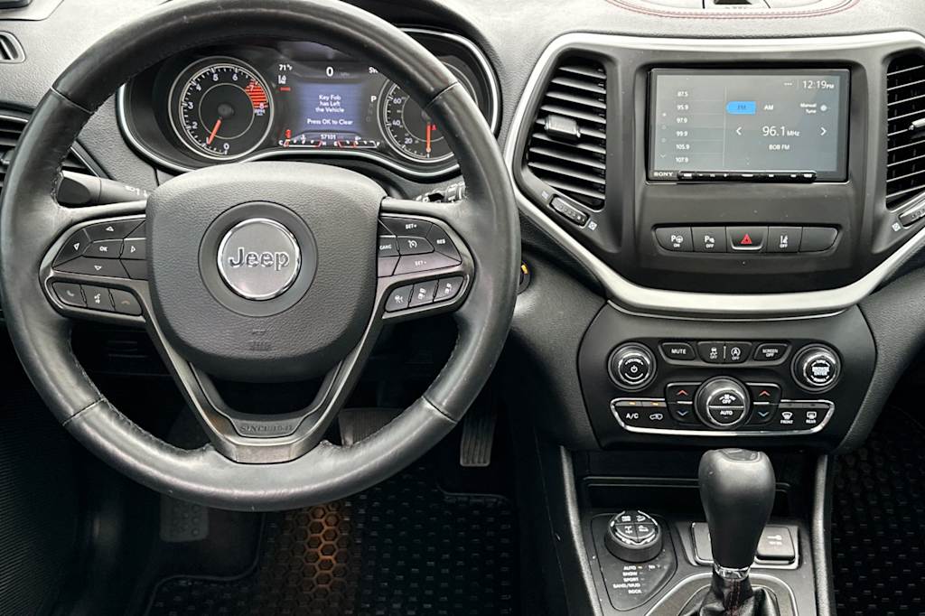 Thumbnail: 2019 Jeep Cherokee - 10