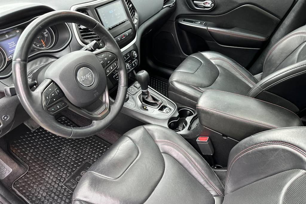 Thumbnail: 2019 Jeep Cherokee - 8