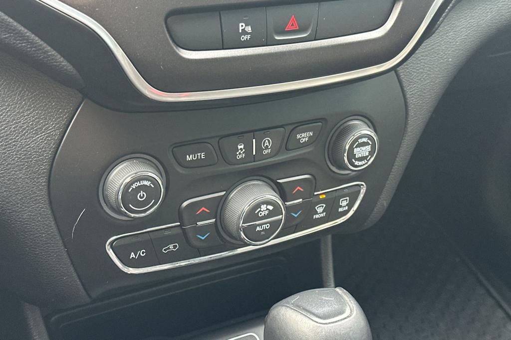 2019 Jeep Cherokee Trailhawk 24
