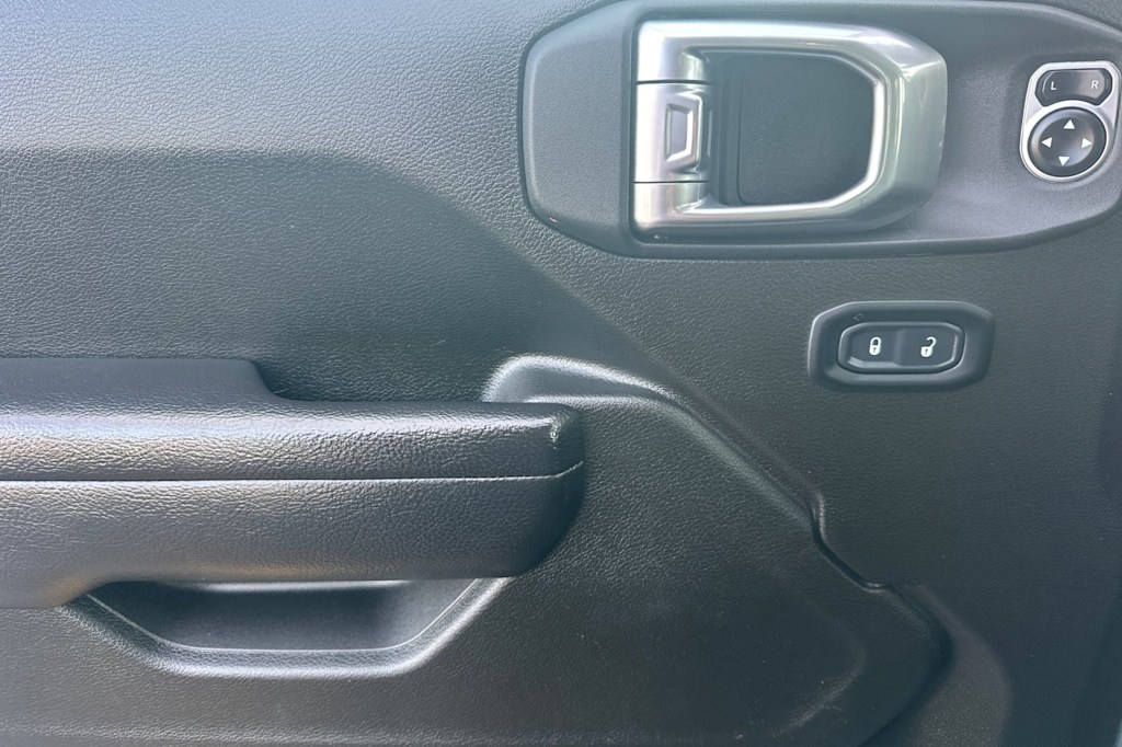 Thumbnail: 2024 Jeep Wrangler - 22