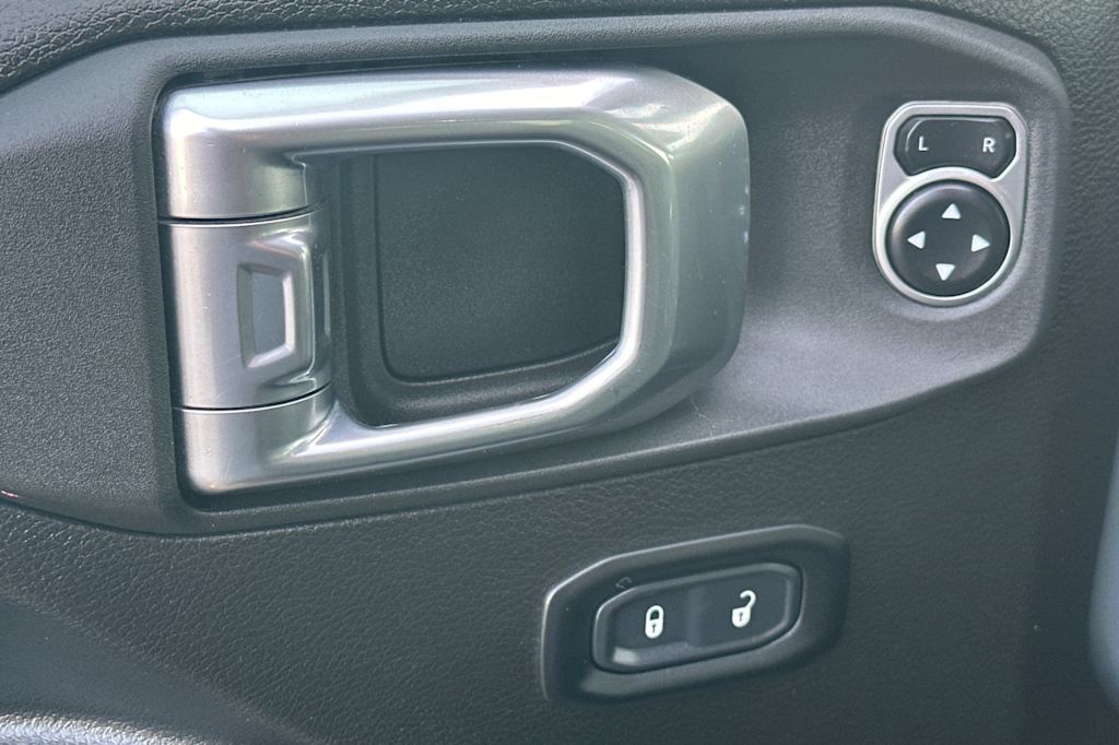 Thumbnail: 2024 Jeep Wrangler - 23