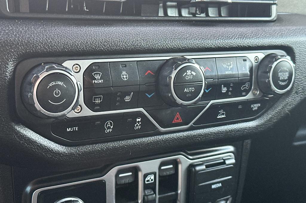 Thumbnail: 2024 Jeep Wrangler - 25