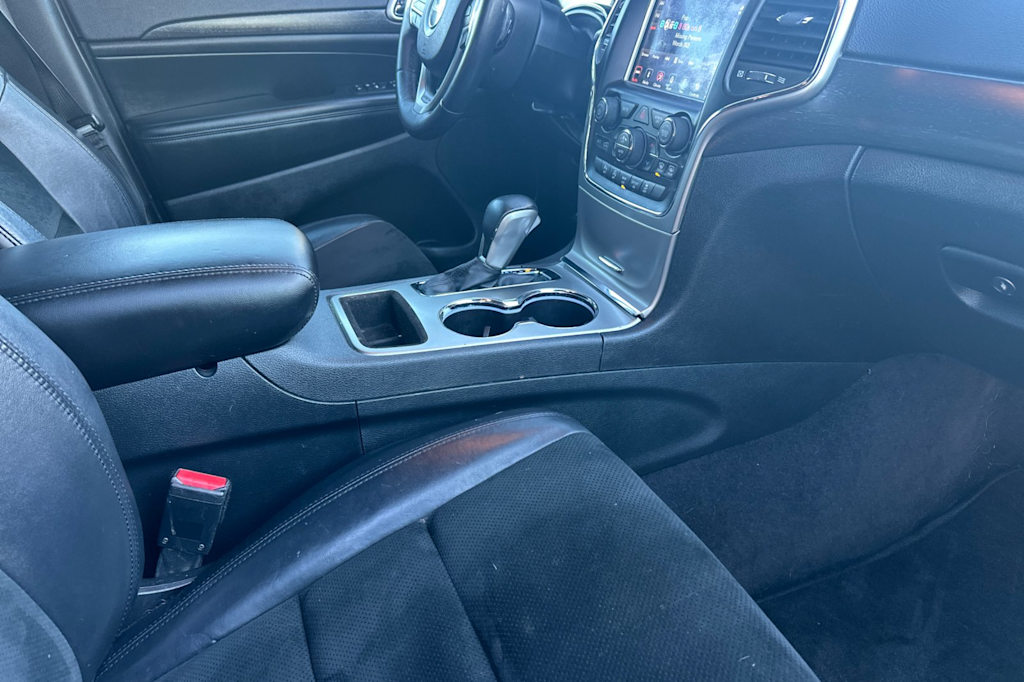 Thumbnail: 2018 Jeep Grand Cherokee - 11