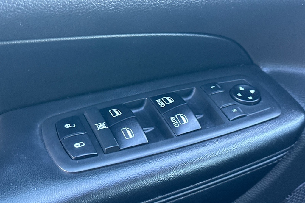 Thumbnail: 2018 Jeep Grand Cherokee - 21