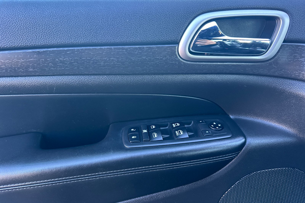 Thumbnail: 2018 Jeep Grand Cherokee - 20