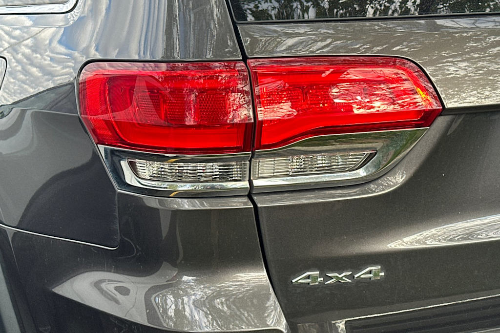 Thumbnail: 2017 Jeep Grand Cherokee - 12