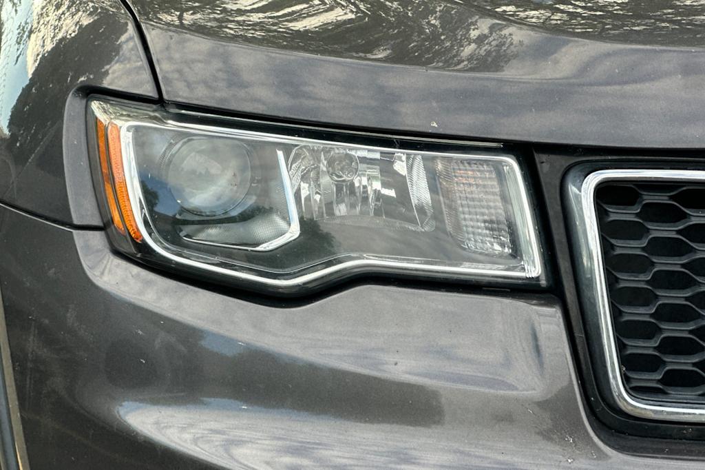 Thumbnail: 2017 Jeep Grand Cherokee - 11