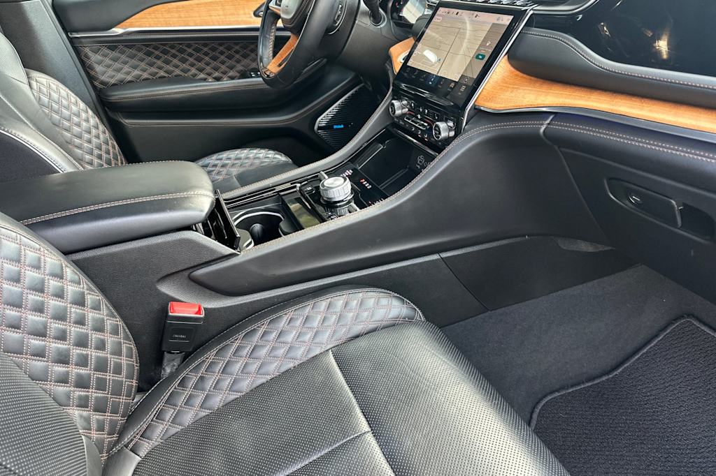 Thumbnail: 2023 Jeep Grand Cherokee L - 11