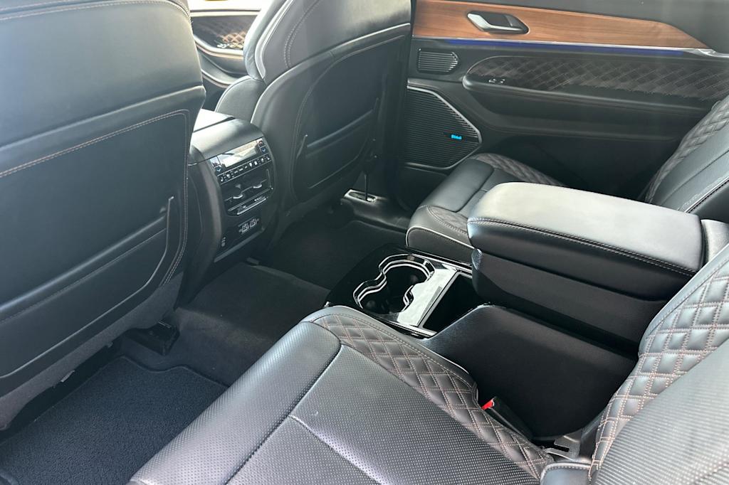 Thumbnail: 2023 Jeep Grand Cherokee L - 8