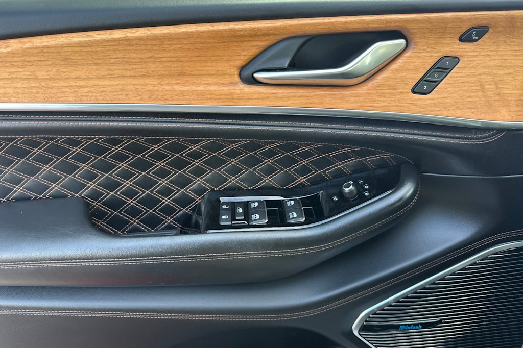 Thumbnail: 2023 Jeep Grand Cherokee L - 19