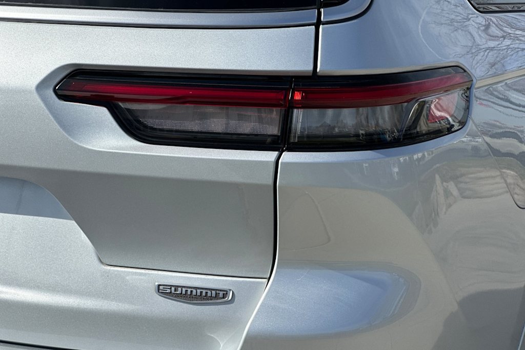 Thumbnail: 2023 Jeep Grand Cherokee L - 29