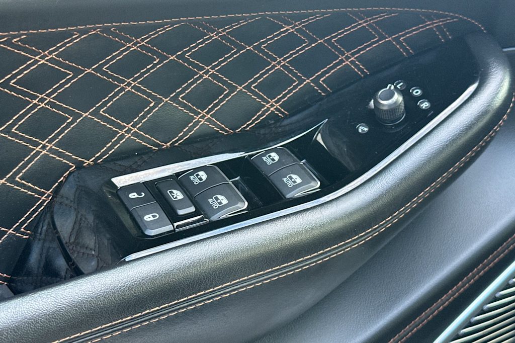 Thumbnail: 2023 Jeep Grand Cherokee L - 20