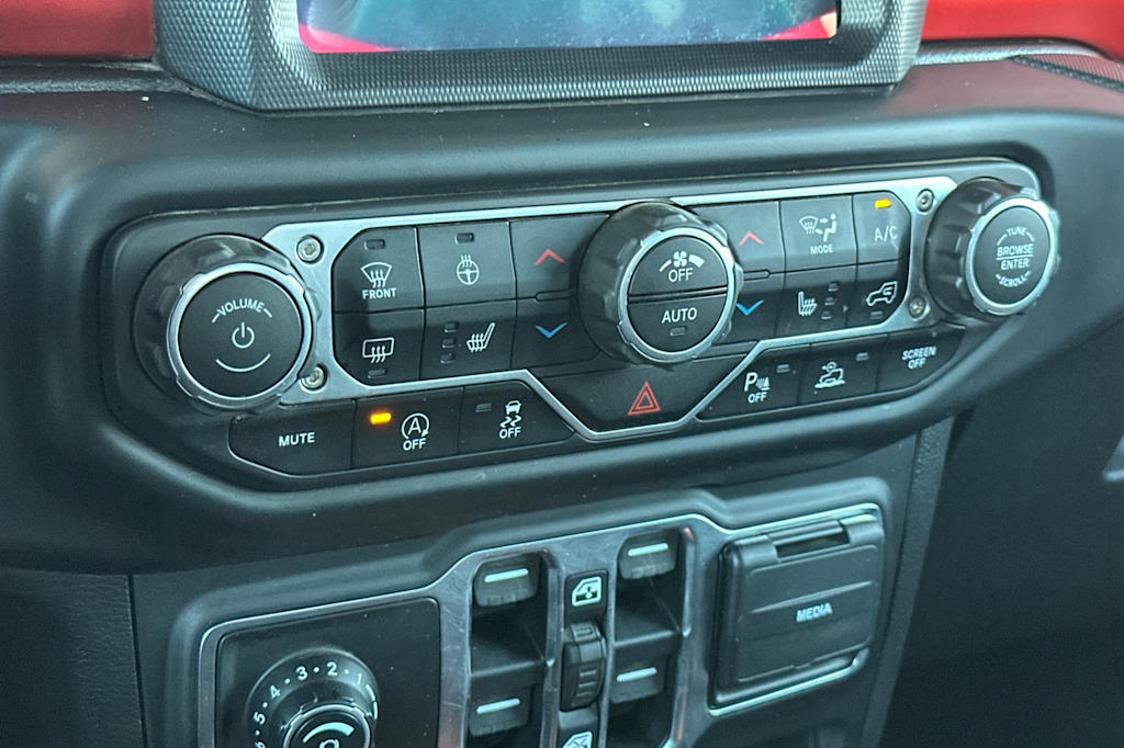 Thumbnail: 2020 Jeep Gladiator - 24