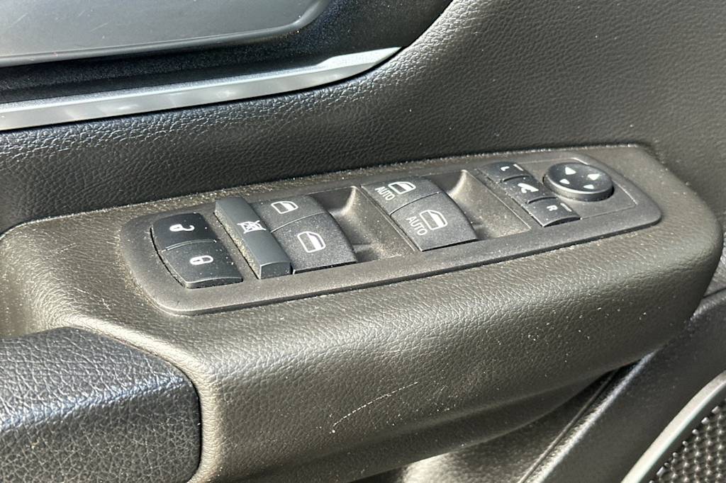 Thumbnail: 2023 RAM 1500 - 19