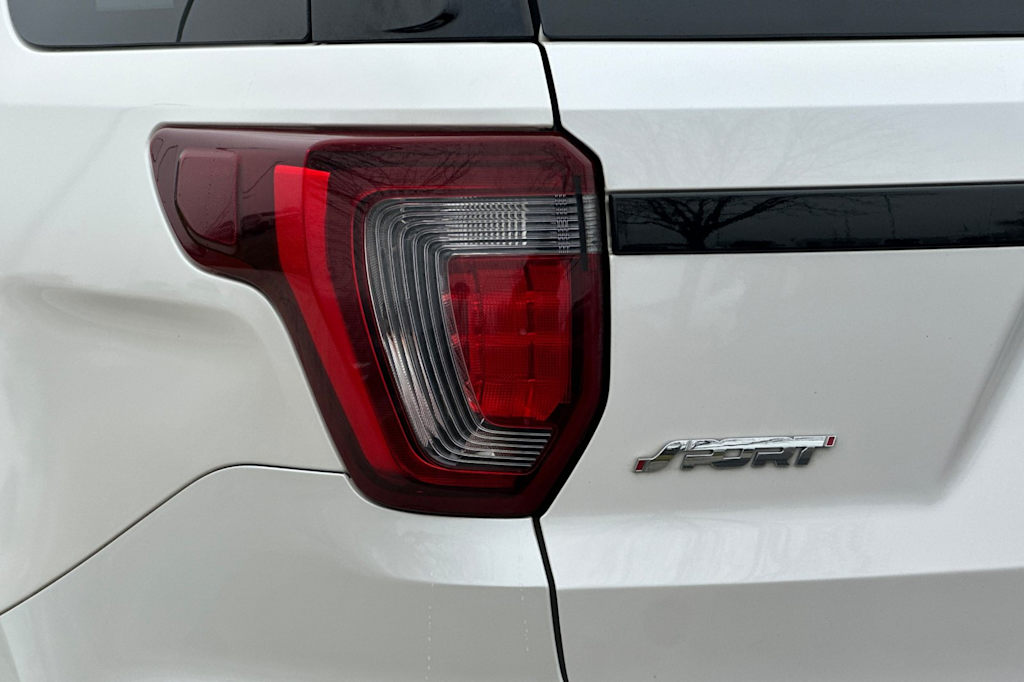 Thumbnail: 2016 Ford Explorer - 30
