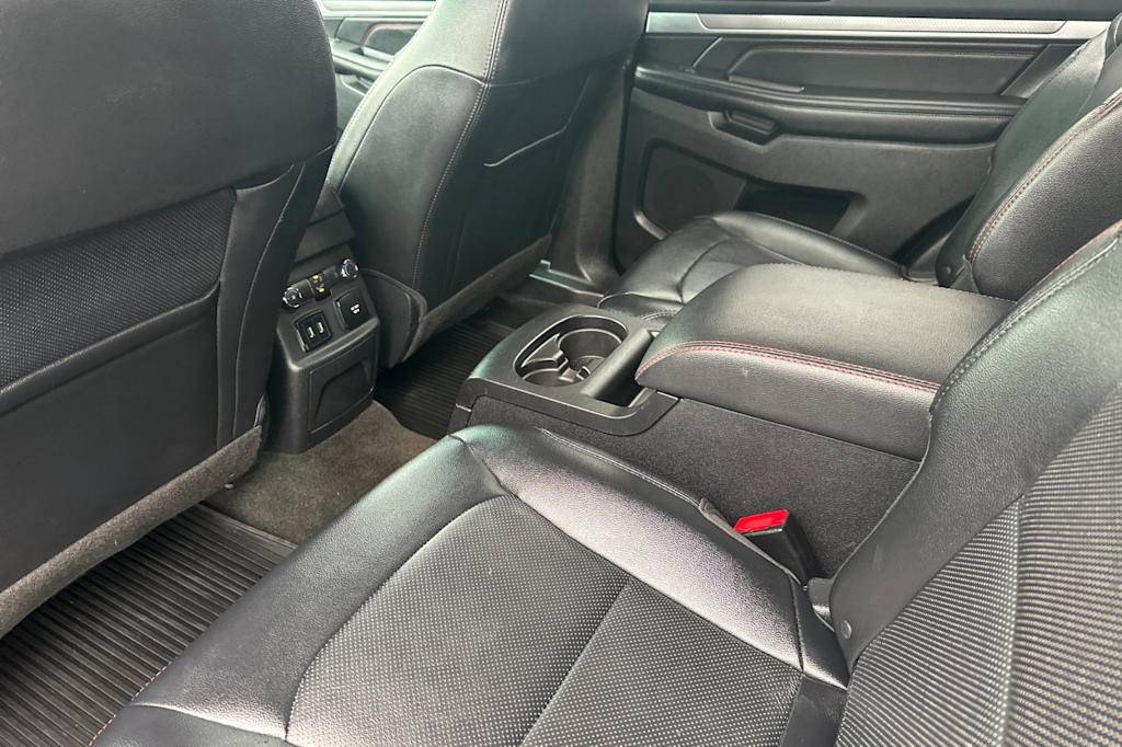 Thumbnail: 2016 Ford Explorer - 9