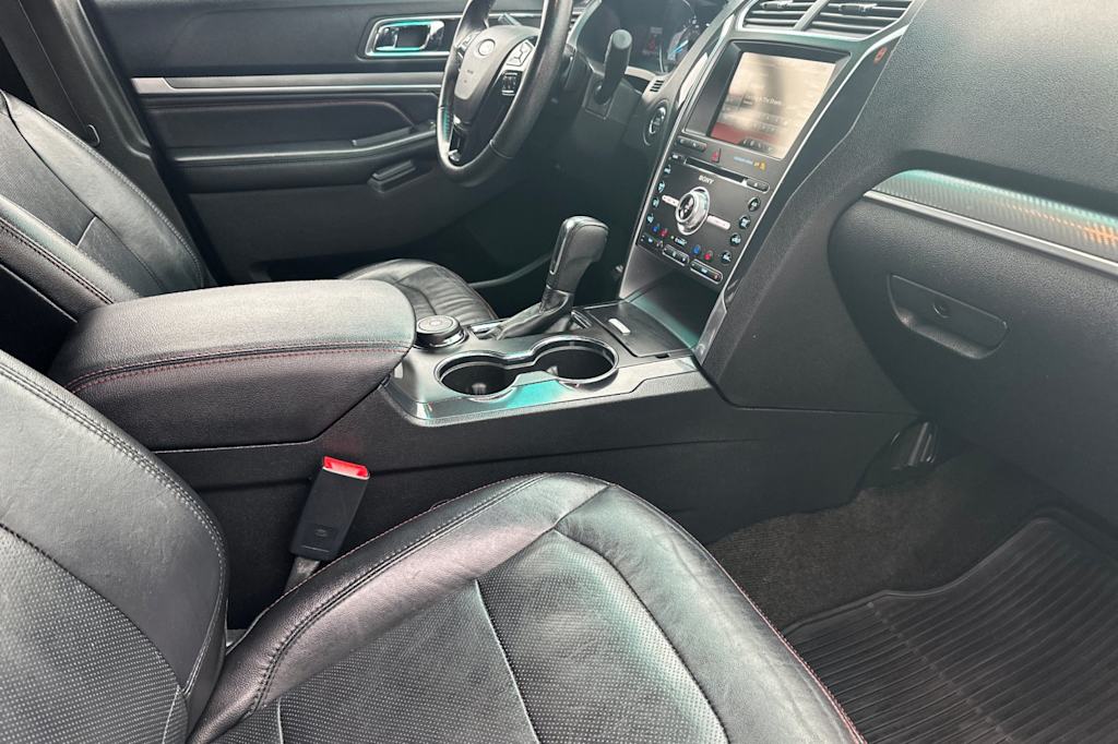 Thumbnail: 2016 Ford Explorer - 11