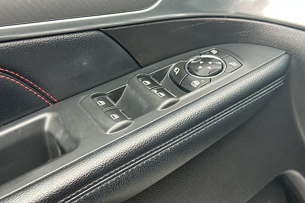 Thumbnail: 2016 Ford Explorer - 20