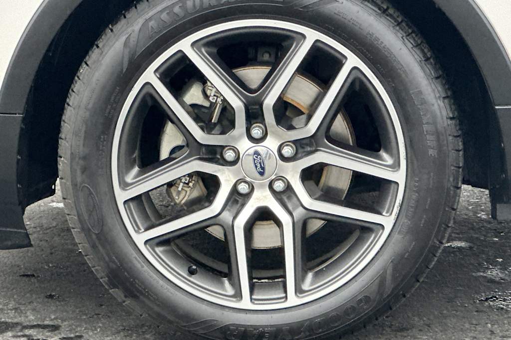 Thumbnail: 2016 Ford Explorer - 7