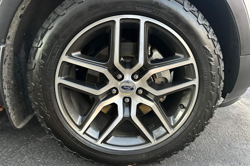 Thumbnail: 2018 Ford Explorer - 6