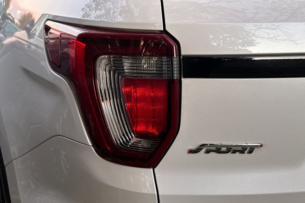 Thumbnail: 2018 Ford Explorer - 10