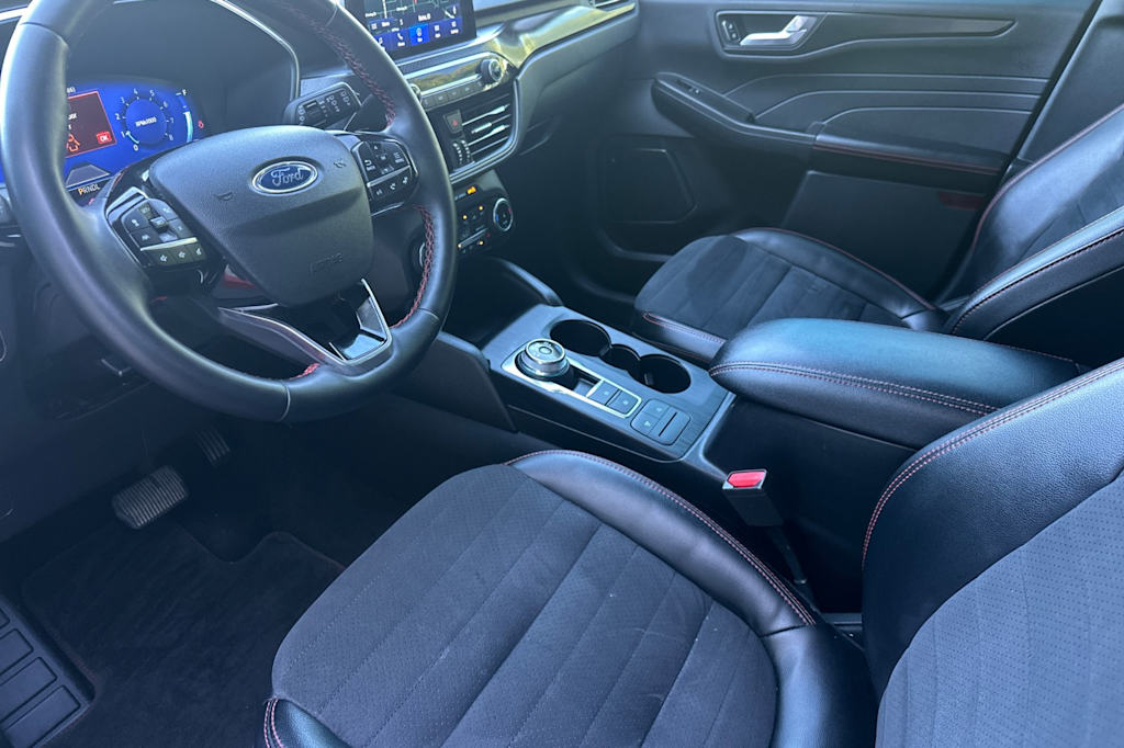 Thumbnail: 2022 Ford Escape - 8