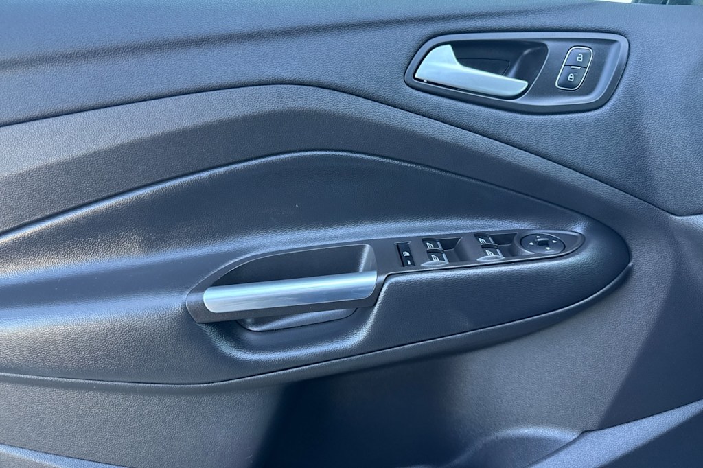 Thumbnail: 2019 Ford Escape - 20