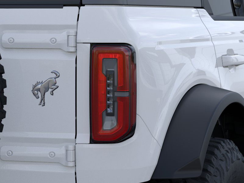 2024 Ford Bronco Outer Banks 25