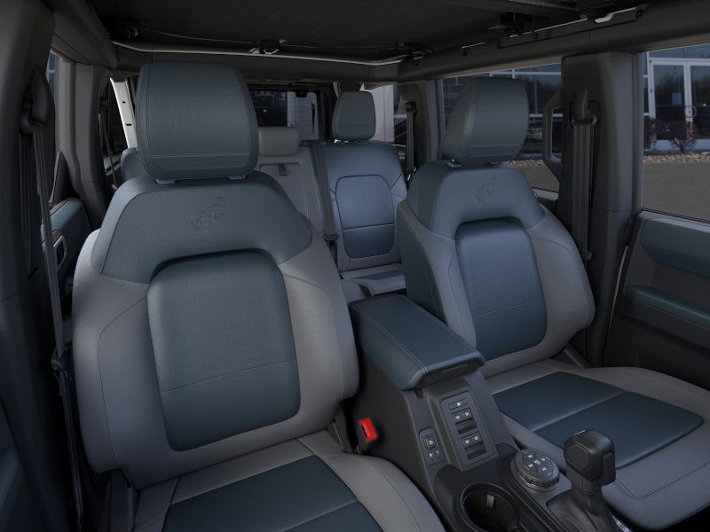 2024 Ford Bronco Outer Banks 17
