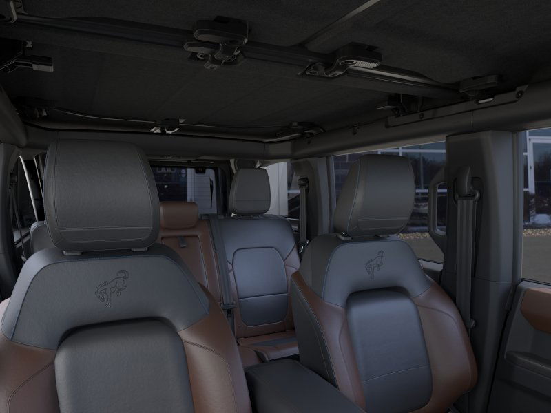 2024 Ford Bronco Outer Banks 17