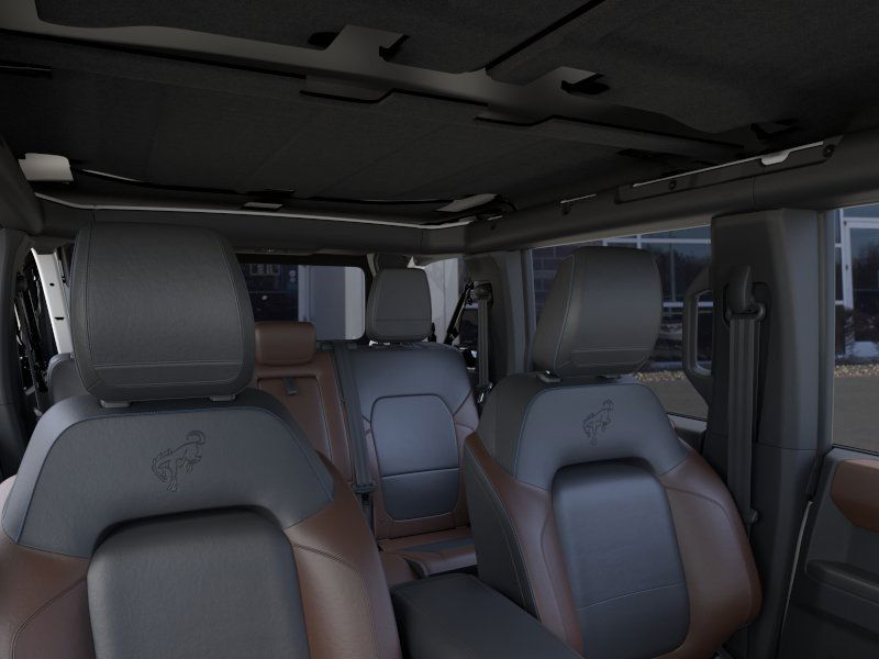 2024 Ford Bronco Outer Banks 18