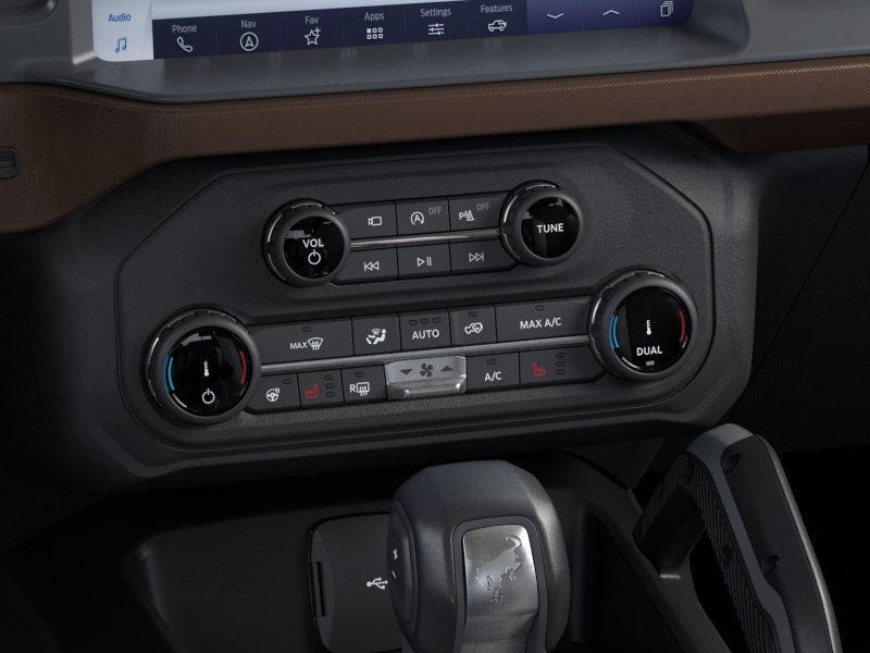 2024 Ford Bronco Outer Banks 21