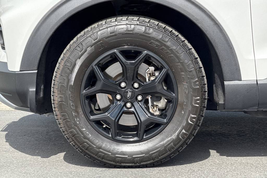 Thumbnail: 2022 Ford Explorer - 7