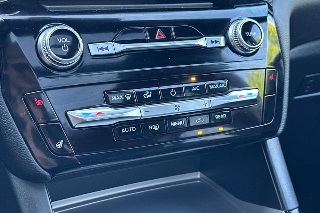 Thumbnail: 2024 Ford Explorer - 26