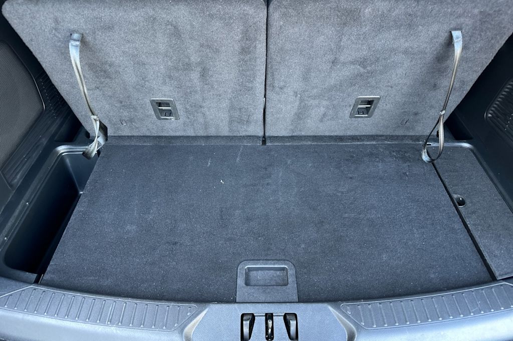 Thumbnail: 2024 Ford Explorer - 32