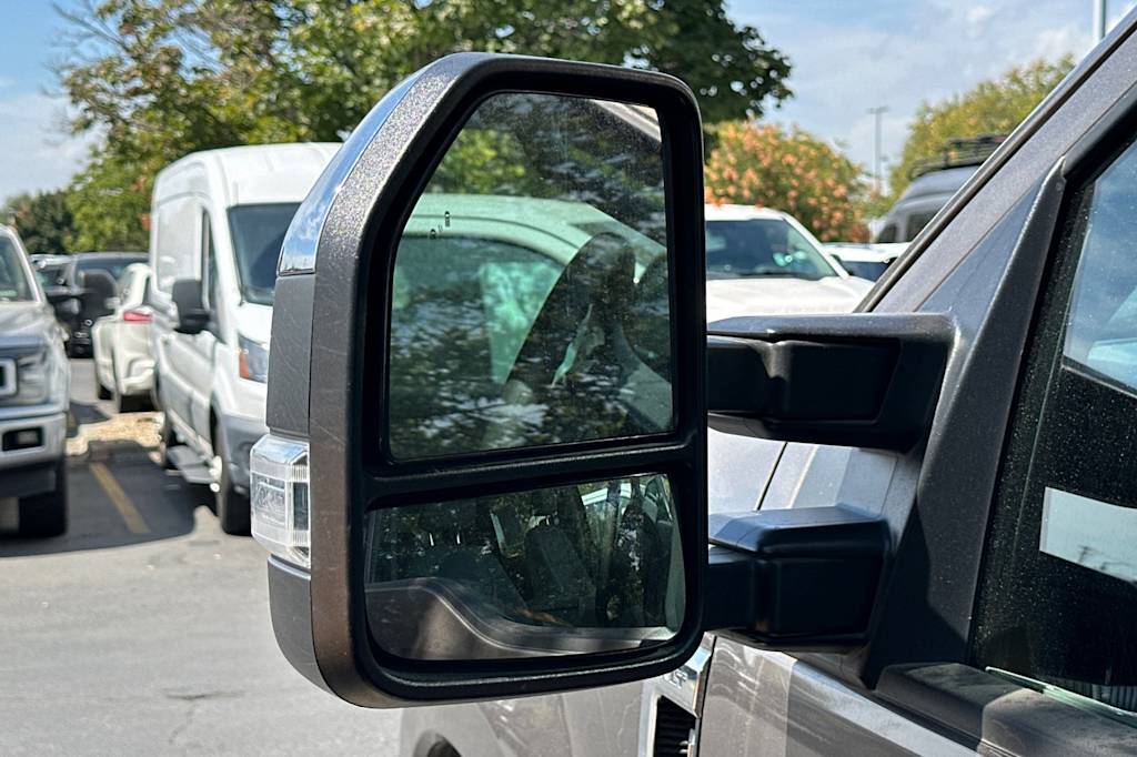 Thumbnail: 2022 Ford F-350 - 9