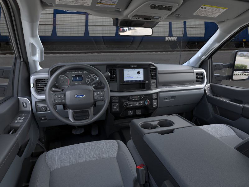 2025 Ford F-350 XLT 2