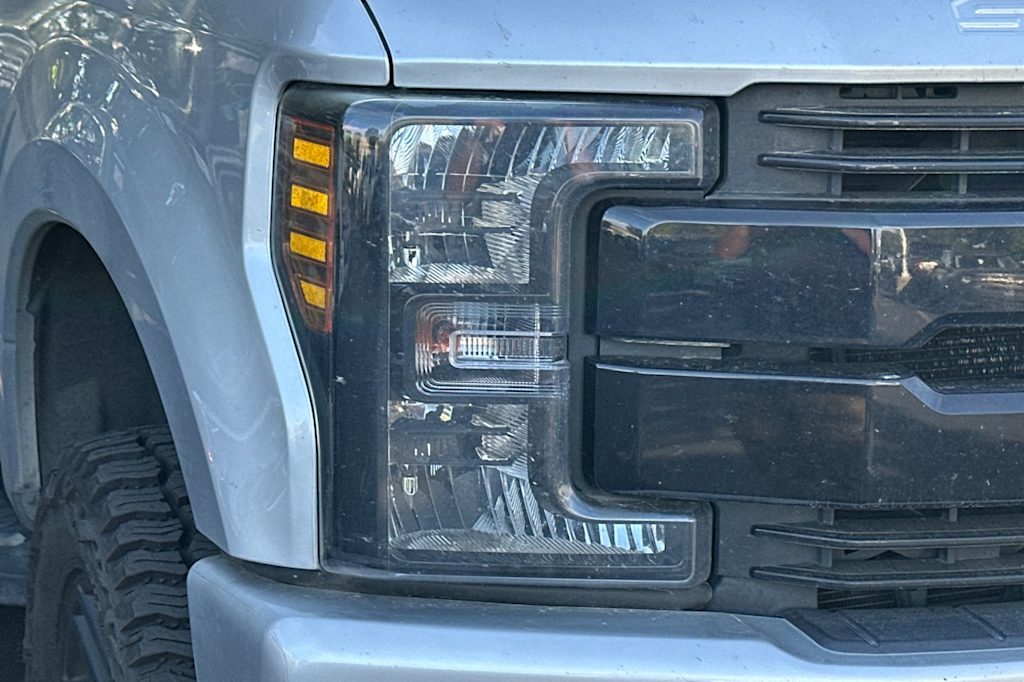 Thumbnail: 2019 Ford F-350 - 9