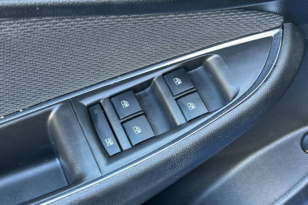 Thumbnail: 2017 Chevrolet Cruze - 21