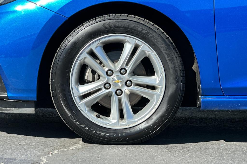 Thumbnail: 2017 Chevrolet Cruze - 7