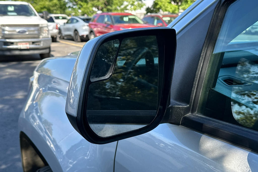 Thumbnail: 2019 Chevrolet Colorado - 9